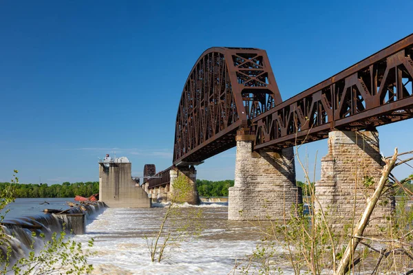 Historyczny Most Przy Ulicy Przez Rzekę Ohio Łączący Kentucky Indianę — Zdjęcie stockowe