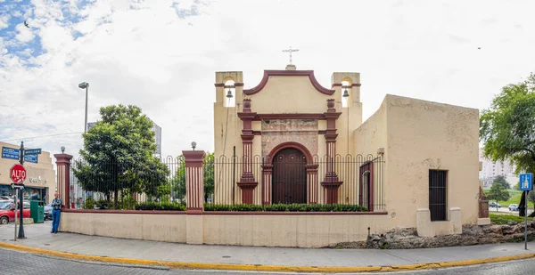 Monterrey Nuevo Leon Mexico November 2019 Man Standing Small Church — Stock Photo, Image