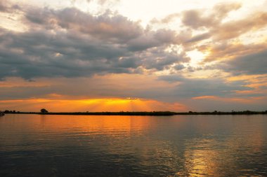 Chobe Nehri 'nde günbatımı gezisi, Chobe National Park, Botswana