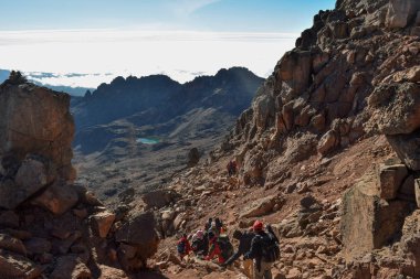 Volkanik manzara mavi gökyüzü, Mount Kenya Milli Parkı, Kenya karşı