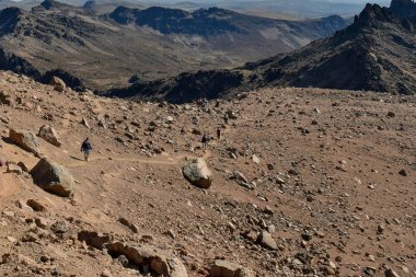 Kenya Dağı, Mount Kenya Milli Parkı volkanik manzara