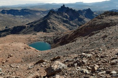 Kenya Dağı, Mount Kenya Milli Parkı volkanik manzara