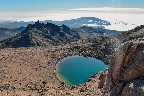 Volkanik manzara mavi gökyüzü, Mount Kenya Milli Parkı, Kenya karşı