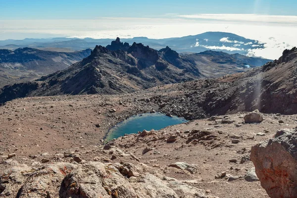 Volkanik manzara mavi gökyüzü, Mount Kenya Milli Parkı, Kenya karşı