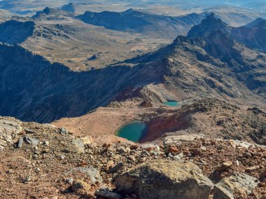 Kenya Dağı 'nda bulutların üzerinde gün doğumu