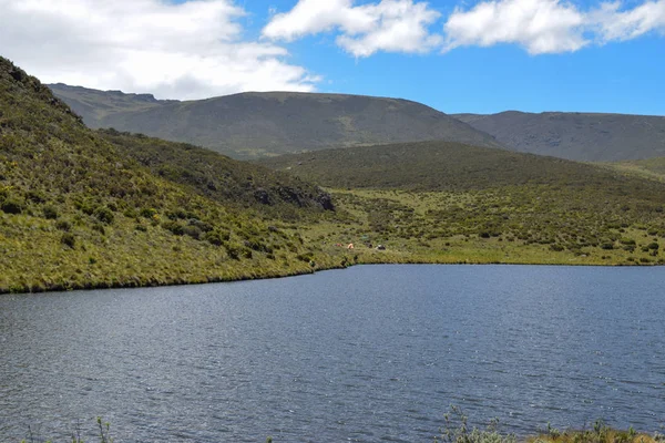 Λίμνη Φόντο Βουνό Λίμνη Ellis Στο Όρος Κένυα Εθνικό Πάρκο — Φωτογραφία Αρχείου
