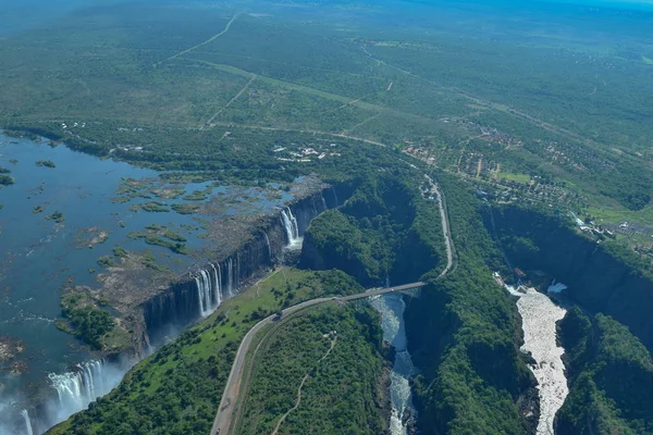 Victoria Şelaleleri ve Zambezi Nehri havadan, Zimbabve
