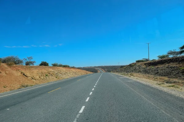 Een Lege Snelweg Tegen Blauwe Lucht Arusha Tanzania — Stockfoto