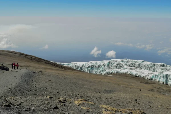 Tanzanya 'nın Kilimanjaro Dağı' ndaki bulutların üzerindeki manzara manzaraları