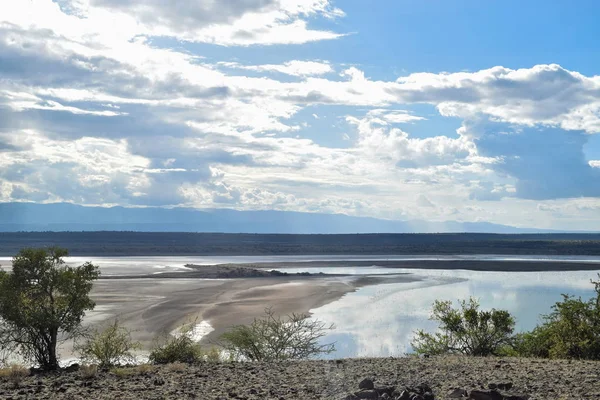 Gökyüzüne karşı Manzaralı Göl, Magadi Gölü, KENYA
