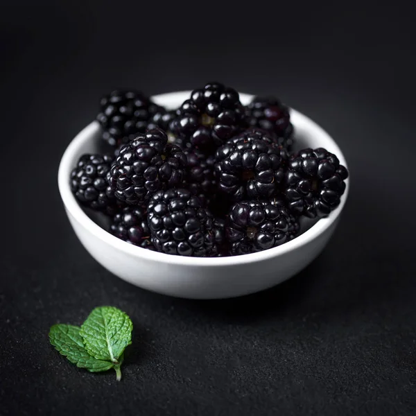 Fresh Blackberries White Bowl Dark Background Close — Stock Photo, Image