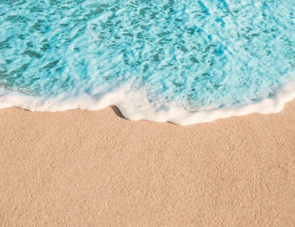 Kék Óceán Homokos Strandon Nyáron Utazik Fogalom Puha Hullám — Stock Fotó