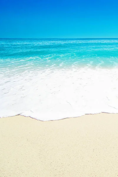 Тропический Песчаный Пляж Волной Голубого Океана Концепция Летнего Отдыха — стоковое фото