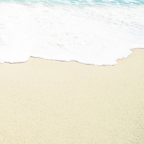 Beautiful Tropical Beach Soft Wave Blue Ocean White Sand Transparent — Stock Photo, Image