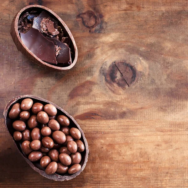 Ovos Páscoa Chocolate Fundo Madeira Escura Com Espaço Cópia Vazio — Fotografia de Stock