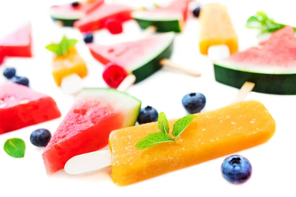 Patterm Verano Paletas Sandía Helado Frutas Bayas Sobre Fondo Blanco — Foto de Stock