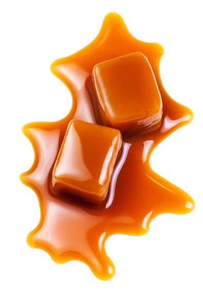 Sweet Caramel Sauce Flödar Isolerad Vit Bakgrund — Stockfoto