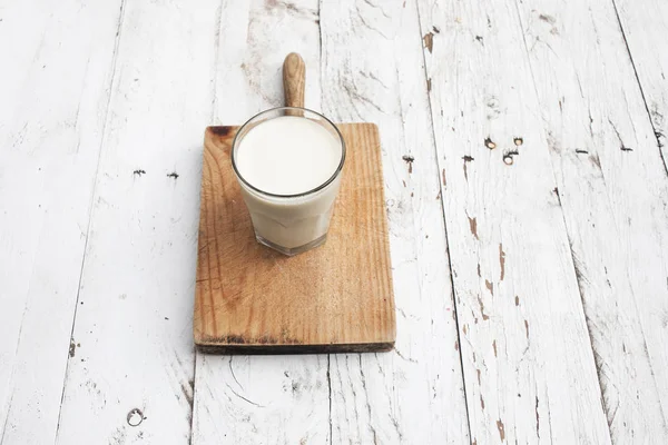 소박한 테이블에 우유의 — 스톡 사진