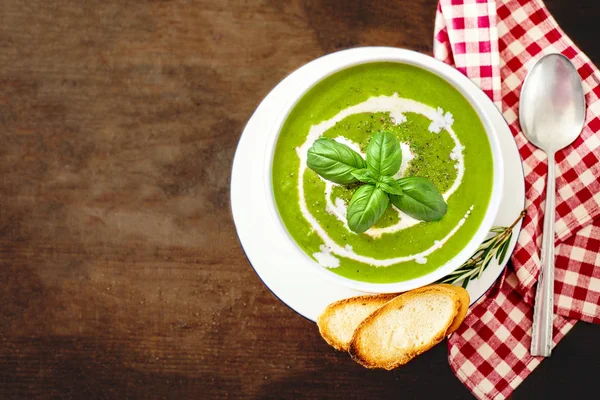 Schüssel Brokkoli Und Spinatcremesuppe Mit Kokoscreme — Stockfoto