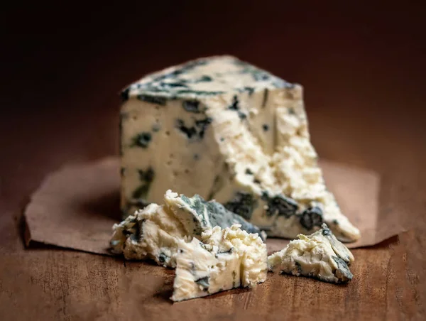 Queso Azul Gorgonzola Sobre Fondo Rústico Madera —  Fotos de Stock