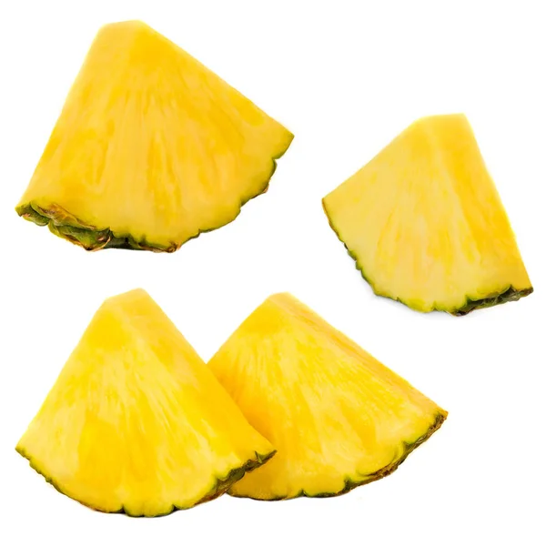 Plasterki Ananasa Ananas Owoce Białym Tle Białym Tle Zbliżenie Świeży — Zdjęcie stockowe