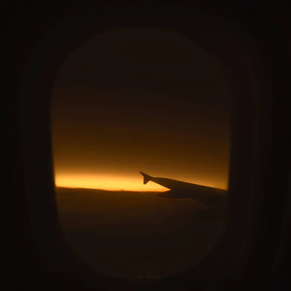 Passenger Airplane View Airplane Window Wing Sunset Clouds Business Trip — Stock Photo, Image