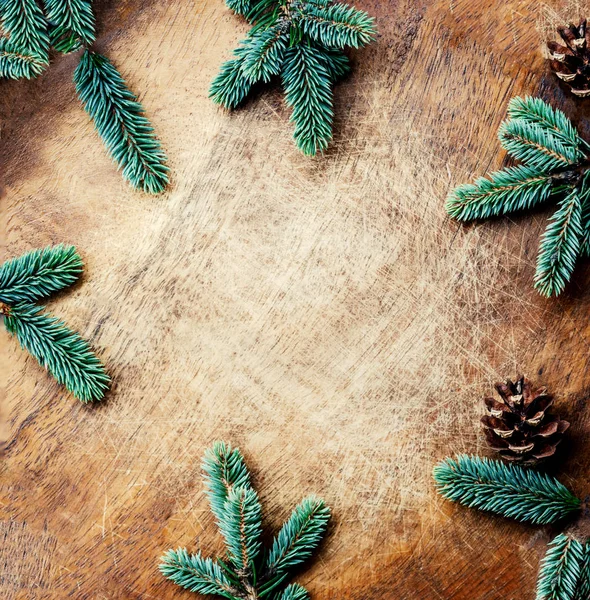 Cadre Noël Avec Branches Sapin Sur Fond Bois Foncé Papier — Photo