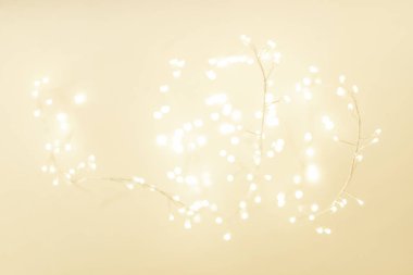 Altın Christmas kış arka plan ile şenlikli parlayan bokeh ışıklar, boşaltmak