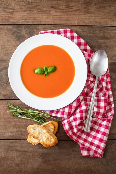 Vegetarian autumn Tomato soup with bread on wooden table, flat lay. Copy space — Stock Image Vegetarian Autumn Tomato Soup Bread Wooden Table Flat Lay Copy Stock Image