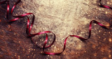 Noel arka plan koyu ahşap tahta üzerinde şenlikli dekorasyon ile.  