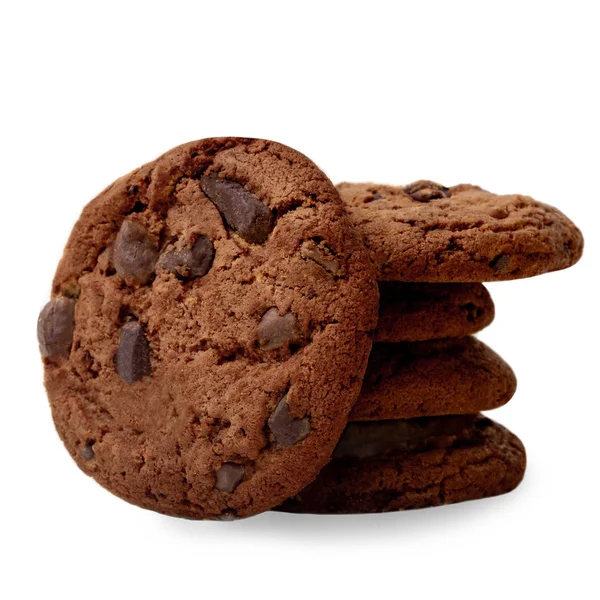 チョコレートの部分が白い背景で隔離のダーク チョコレート チップ クッキーのスタック マクロ画像 — ストック写真