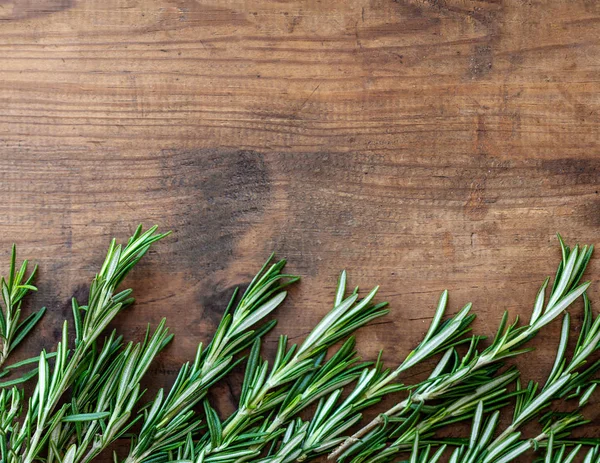 Rosemary Herb Wooden Background Copyspace Fresh Rosemary Board Top View — Stock Photo, Image