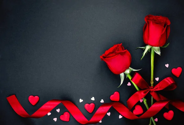 Beautiful Valentines Day Background Red Roses Hearts Black Background Flat — Stock Photo, Image