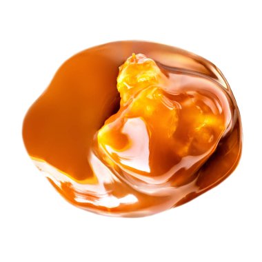 Karamel Soslu beyaz arka plan üzerinde izole patlamış mısır. Şekerleme patlamış mısır