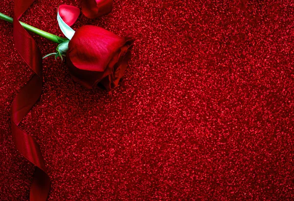 Fröhliche Valentinstag Hintergrund Mit Rosen Schleife Schleife Und Herzen Auf — Stockfoto