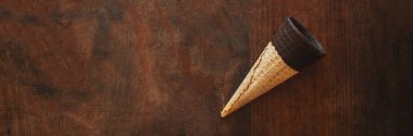 Dondurma külah. Tatlı buz - cream koni ahşap çikolata ile 