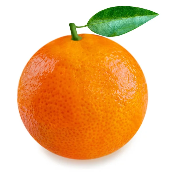 Orangenfrucht mit Blättern auf weißem Hintergrund. ganze fre — Stockfoto