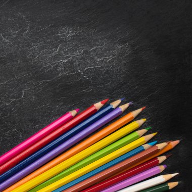 Okul konseptine geri dönelim. Copyspace ile eğitim arka plan ve 