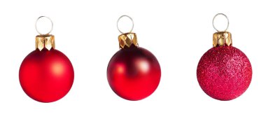 Kırmızı Noel mücevherleri beyaz arka planda izole edilmiş. Kapat.. 