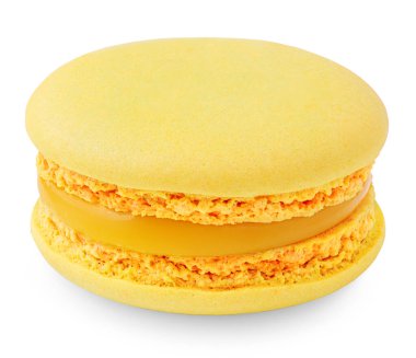  Beyaz arka planda izole edilmiş sarı makarna kurabiyesi. Renkli kurabiye ya da badem kurabiyesi. Makarna çölü. 