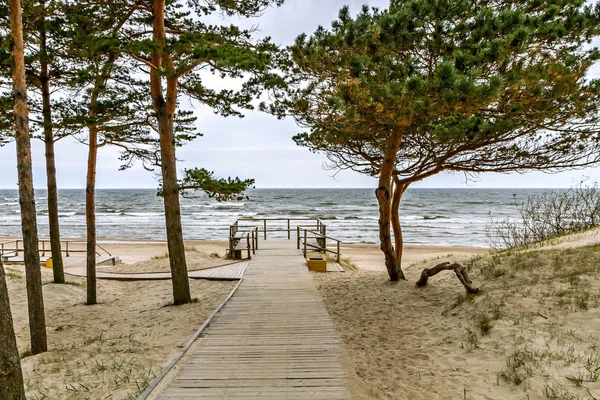 Exit to the sea
