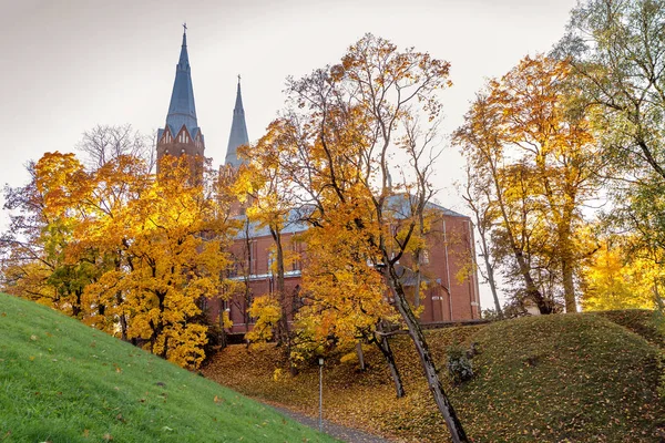 Chiesa Sulla Collina Autunno — Foto Stock