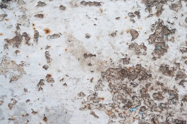 Gri paslı metal yüzeylere soyulması boya ile