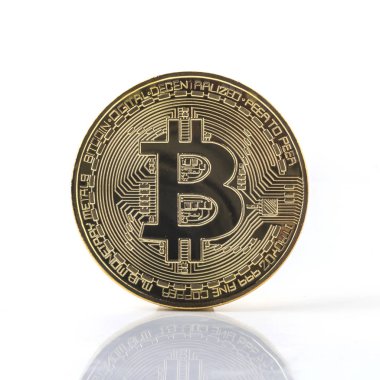 Beyaz arka plan üzerinde izole bitcoin simgesi olan tek sikke.