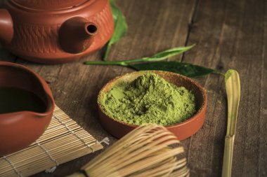 Bira yeşil çay tozu, natürmort.