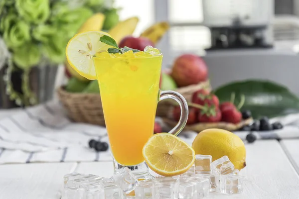 Lemon Italian Soda Arranged Wooden Table — Stock Photo, Image