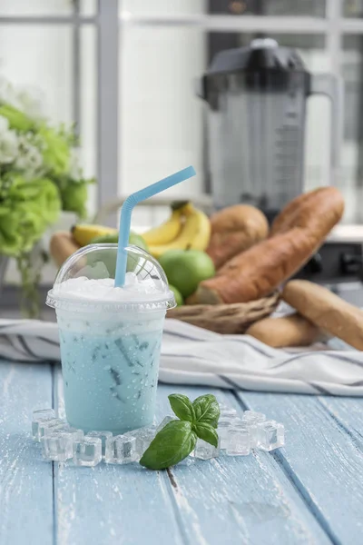 Mint Smoothie Wooden Table — Stock Photo, Image