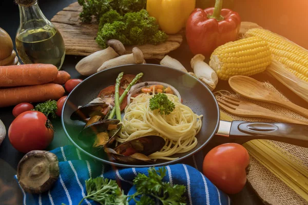 Pastas Frescas Espagueti Con Mariscos Cena Pasta Italiana —  Fotos de Stock