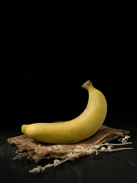 Plátano Servilleta Saco Sobre Fondo Negro — Foto de Stock