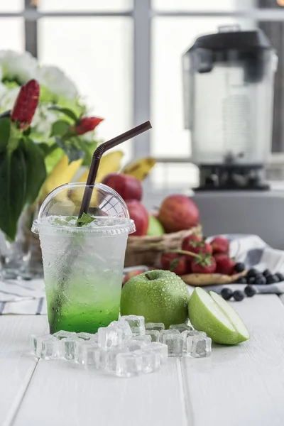 Grüner Apfel Italienische Limonade Auf Holztisch Arrangiert — Stockfoto